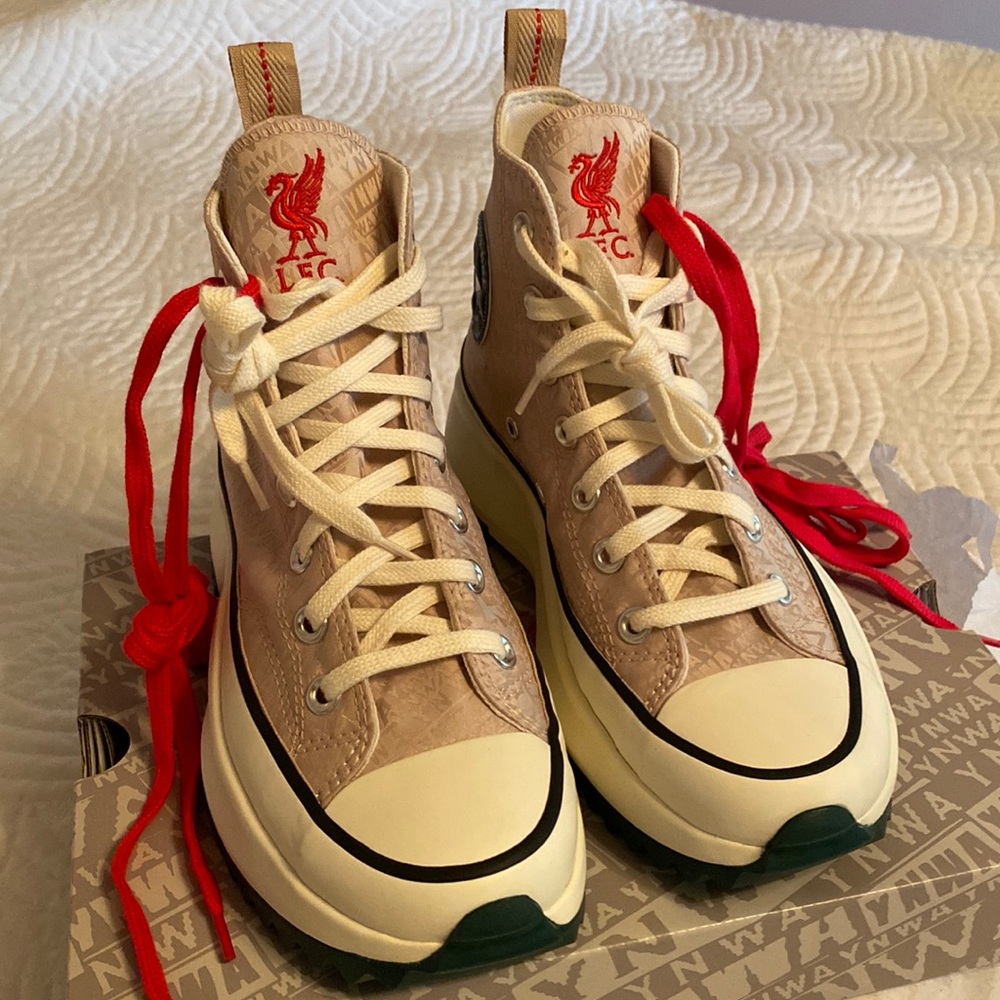 Converse run star hike